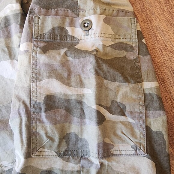 Pilcro Pants Womens 28 Green Camo Cargo Crop Straight Leg Stretch Casual Utility - Picture 2 of 15